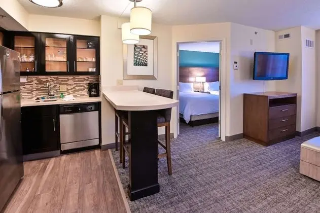 Süit, Birden Çok Yatak (One Bedroom)