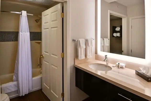 Süit, Birden Çok Yatak (One Bedroom)