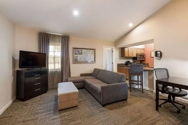 Süit, Birden Çok Yatak (Two Bedroom King and Two Doubles)