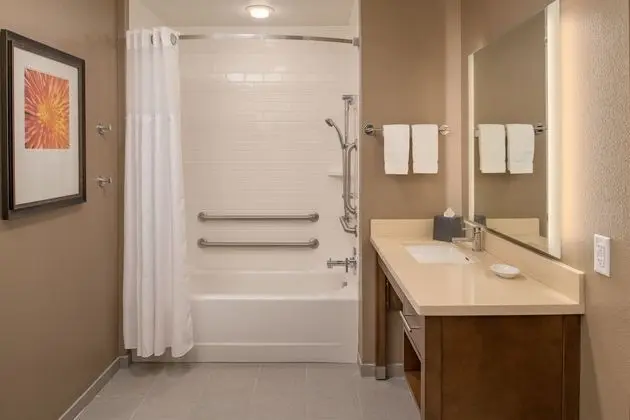 Süit, 1 Yatak Odası, Engellilere Uygun, Mutfak (Accessible Tub)