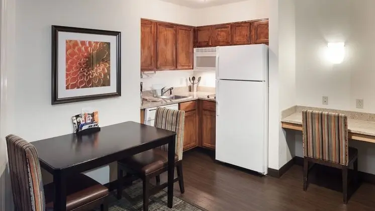 Süit, 1 Yatak Odası, Mutfak (Living & Dining Area)