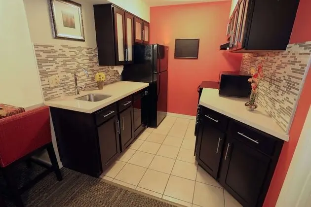 Süit, Birden Çok Yatak, Engellilere Uygun (Mobility Roll in Shower Two Bedrooms)
