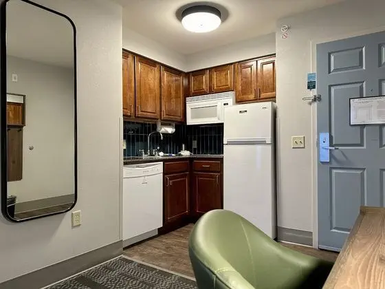 Stüdyo Süit, 1 Büyük (Queen) Boy Yatak, Engellilere Uygun, Mutfak (Communications)