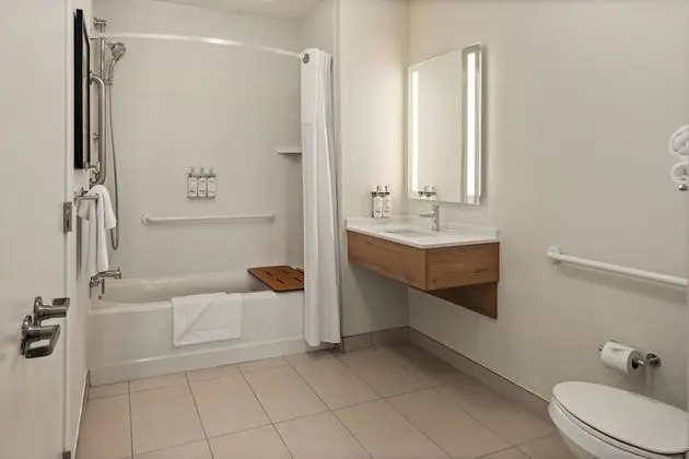 Stüdyo Süit, 1 Büyük (Queen) Boy Yatak, Engellilere Uygun, Mutfak (Hearing, Mobility, Bathtub)