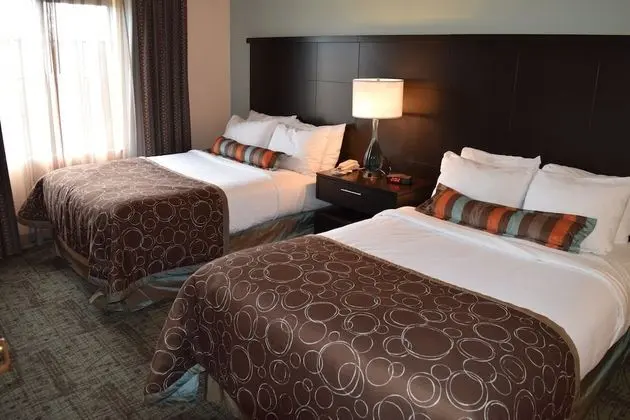 Süit, 2 Yatak Odası (1 Queen, 2 Double Beds)