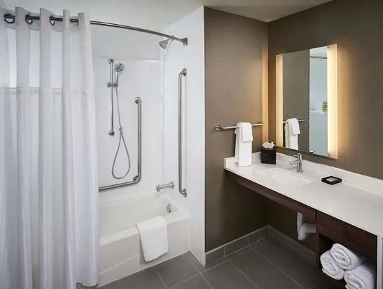 Süit, 1 Yatak Odası, Mutfak (Bath Shower Combination)
