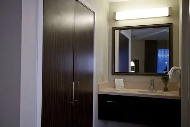 Süit, 1 Büyük (Queen) Boy Yatak, Engellilere Uygun (Mobility Tub One Bedroom)