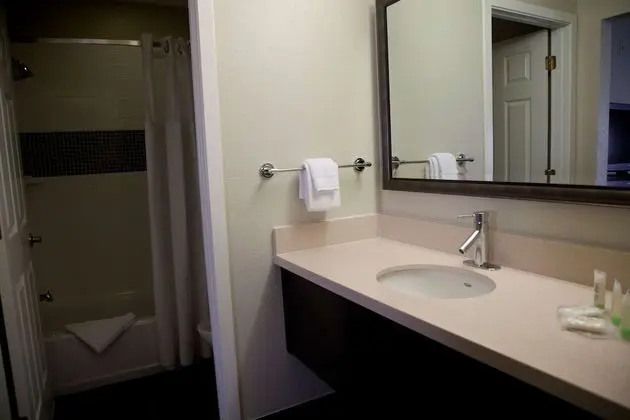 Süit, 1 Büyük (Queen) Boy Yatak ve Çekyat (One Bedroom)