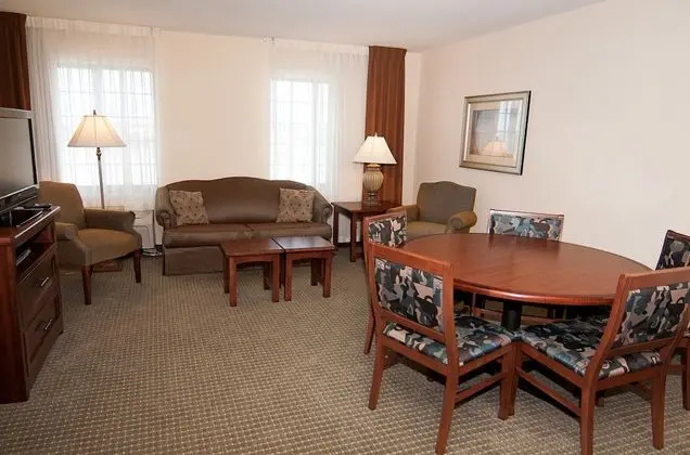 Süit, 1 Yatak Odası, Sigara İçilmez, Mutfak (1 Queen Bed, Conf Table)