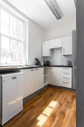 Deluxe Apart Daire, Banyolu/Duşlu (The Bright Suite)