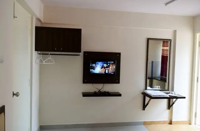 Standard Tek Büyük Yataklı Oda, 1 Büyük (Queen) Boy Yatak, Engellilere Uygun, Bahçe Manzaralı