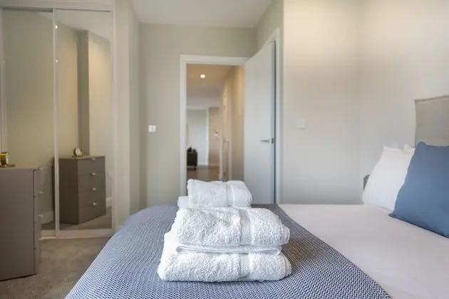 Homely 2 bed with balcony
