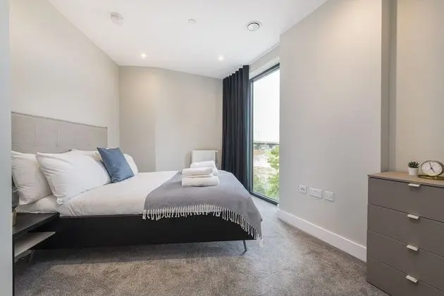 Homely 2 bed with balcony