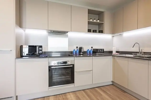 Homely 2 bed with balcony