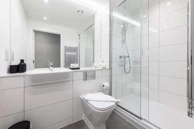 Homely 2 bed with balcony