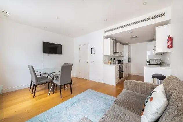 Lovely 3 bed at Evelyn Yard - EV03