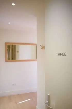 Chic 1 bed at Pear Place with balcony - PP03
