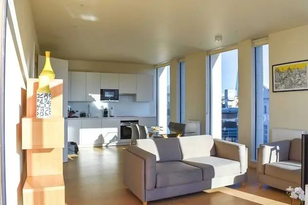 Chic 1 bed at Pear Place with balcony - PP03