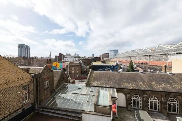 Chic 1 bed at Pear Place with balcony - PP04