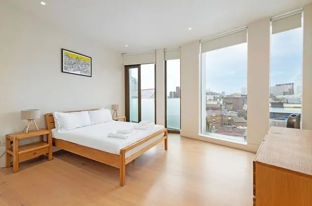 Chic 1 bed at Pear Place with balcony - PP05