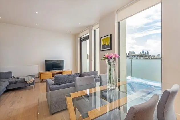Chic 1 bed at Pear Place with balcony - PP05
