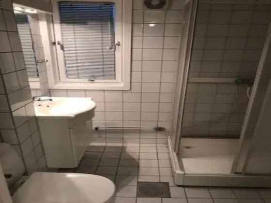 Tek Kişilik Oda, Ortak Banyo
