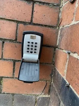 Ev