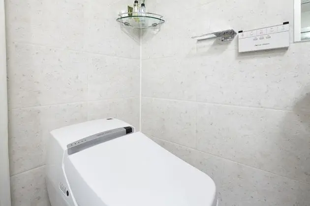 Hollywood King Room (Combined 2 single beds) - Parking Not available