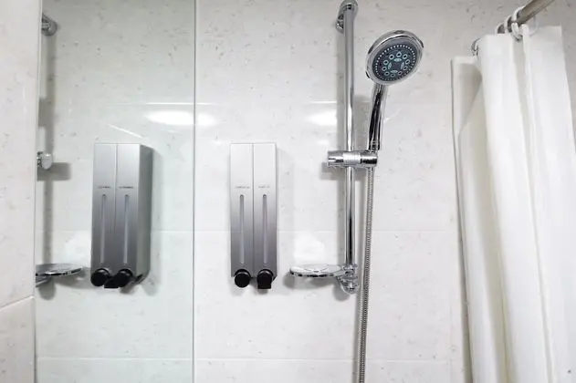 Hollywood King Room (Combined 2 single beds) - Parking Not available