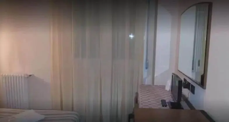 İki Ayrı Yataklı Oda, 2 Tek Kişilik Yatak, Ortak Banyo