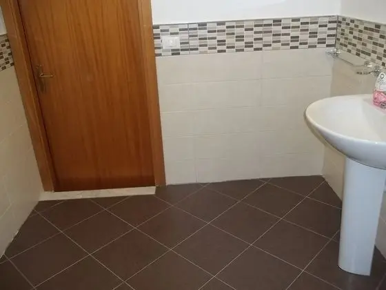 Üç Kişilik Oda, Ortak Banyo