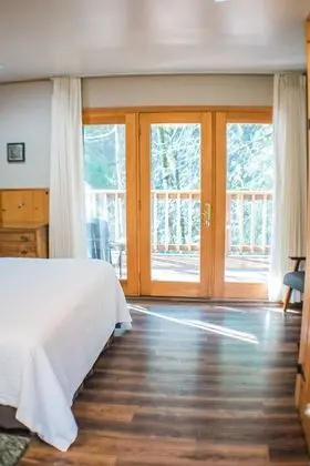 Standard Kulübe, 1 En Büyük (King) Boy Yatak, Balkon, Nehir Manzaralı