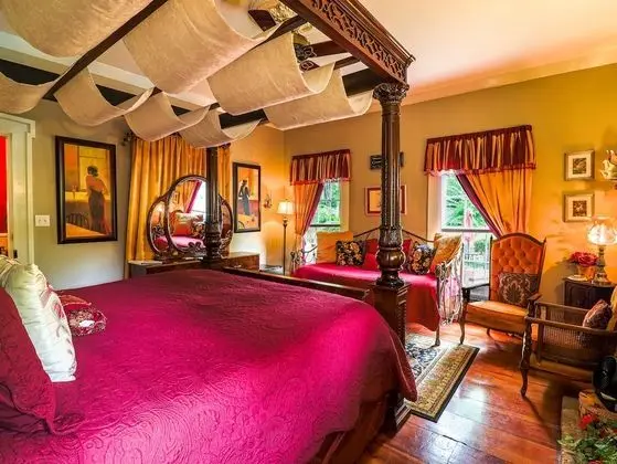 The Mittie Stephens Room