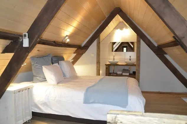 Panoramic Tek Büyük Yataklı Oda