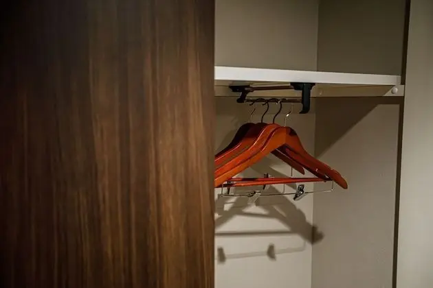 İki Ayrı Yataklı Oda, Sigara İçilmez (Designer)