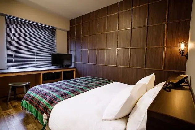 Tek Büyük Yataklı Oda, Sigara İçilmez (Designer)