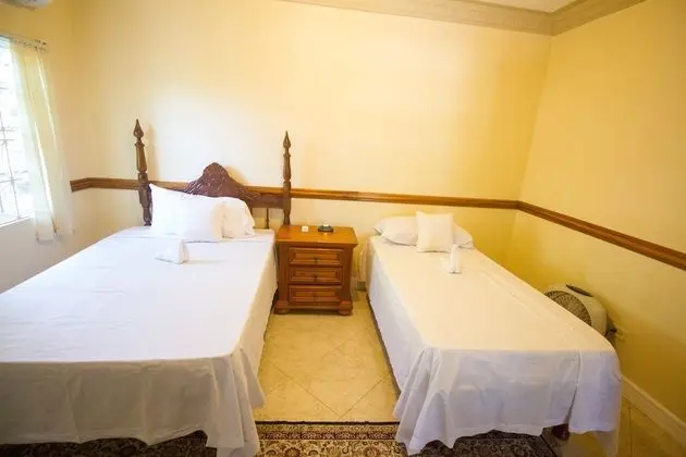 Comfort Tek Büyük Yataklı Oda, 2 Çift Kişilik Yatak, Engellilere Uygun, Okyanus Manzaralı