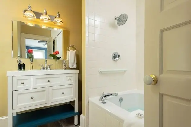 Romantic Oda, 1 En Büyük (King) Boy Yatak, Sigara İçilmez, Özel Banyo (Norton)
