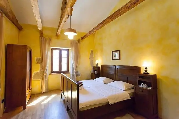 Ev (Stef - with pool - H(4))