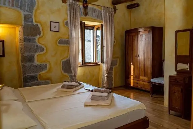 Ev (Stef - with pool - H(4))