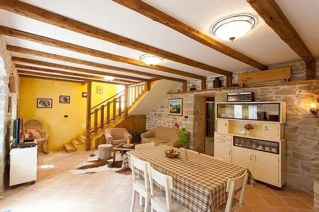 Ev (Stef - with pool - H(4))