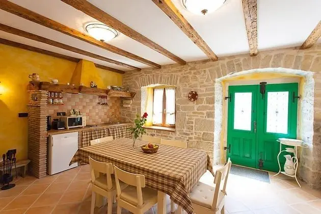 Ev (Stef - with pool - H(4))