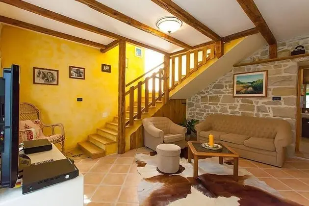 Ev (Stef - with pool - H(4))