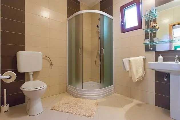 Ev (Stef - with pool - H(4))