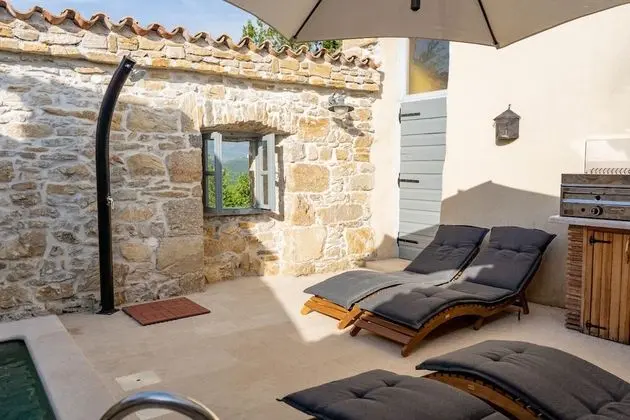 Ev (Stef - with pool - H(4))