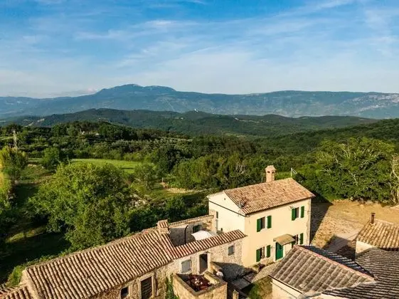 Ev (Stef - with pool - H(4))