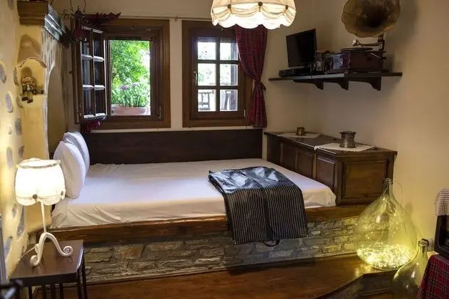 Traditional Apart Daire, 2 Yatak Odası, Şömine (Feggarolousti)