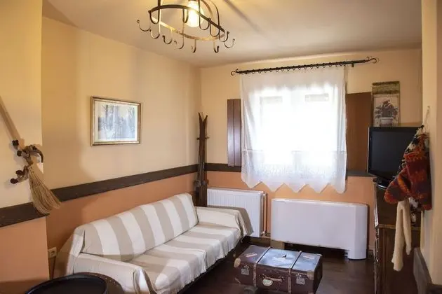Traditional Apart Daire, 2 Yatak Odası, Şömine (Feggarolousti)
