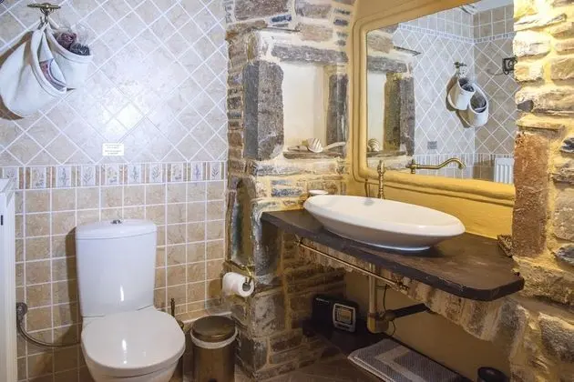 Traditional Apart Daire, 2 Yatak Odası, Şömine (Feggarolousti)