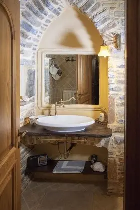 Traditional Apart Daire, 2 Yatak Odası, Şömine (Feggarolousti)